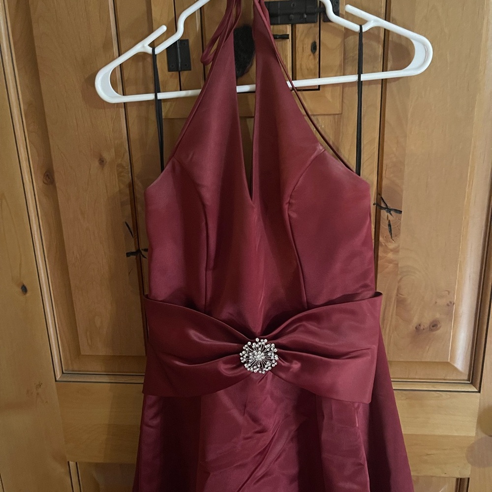 Elegant Burgundy Halter Dress with Bow Detail